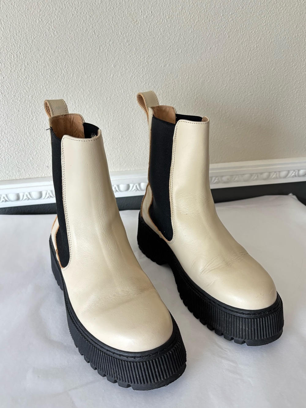 & Other Stories Cream White Chelsea Leather Chunky Platform Boots Size 9